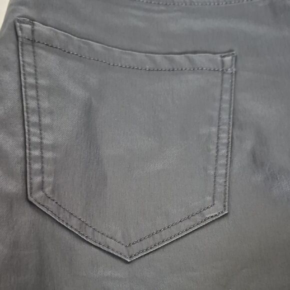 High Rise Black Jeans - Picture 15 of 16